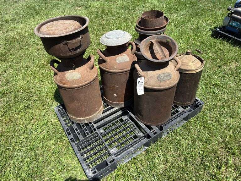 Edgar Phillips and Lewis Lobzien Milk Cans Leonard, MI image