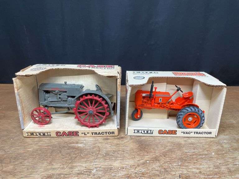 (2) 1/16 Case L + VAC NIB Ertl image