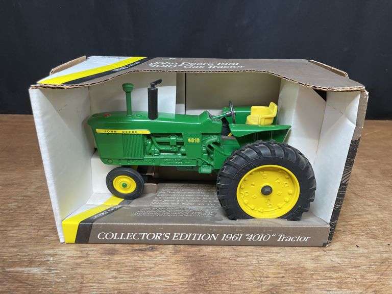 1/16 John Deere 4010 Collector NIB Ertl image