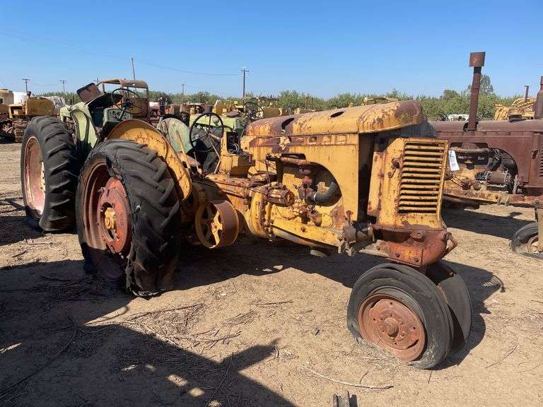 Minneapolis Moline U Parts Tractor image