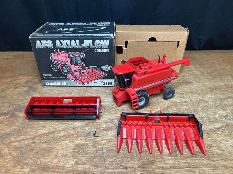 1/32 Case-IH 2188 Combine NIB Ertl image