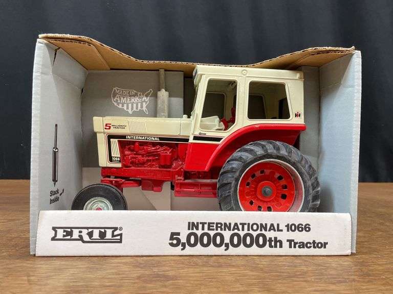 1/16 IH 1066 5 Millionth NIB Ertl image