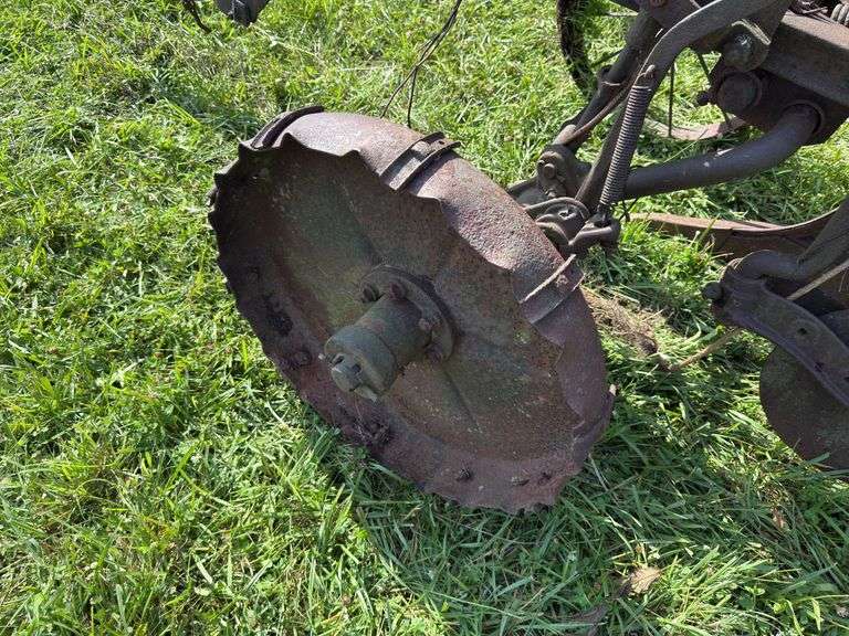 2 Bottom John Deere Plow