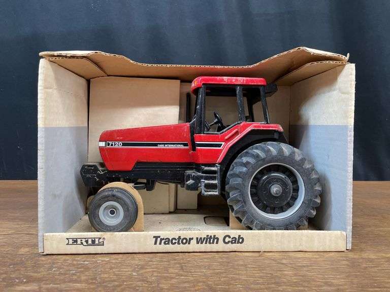 1/16 Case-IH Magnum 7120 NIB Ertl image