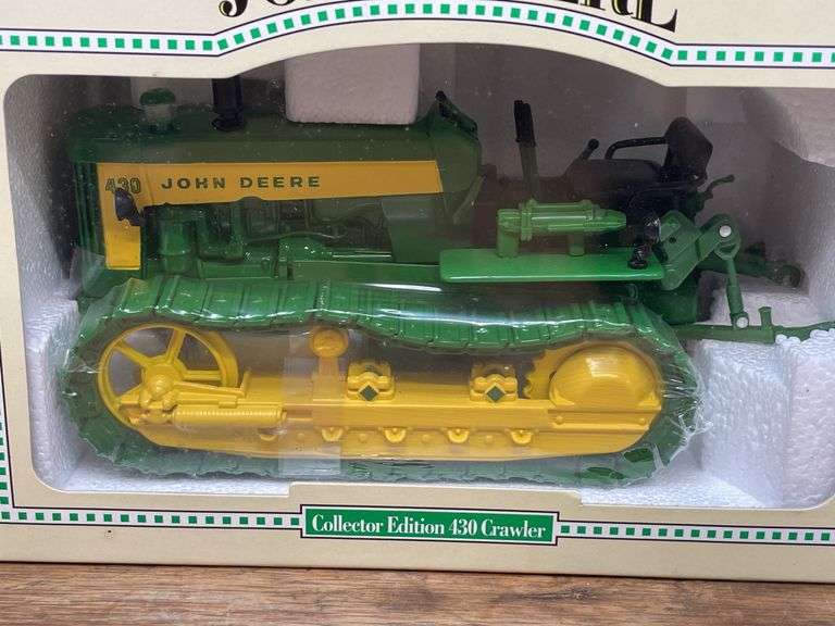 1/16 John Deere 430 Crawler Collector NIB Ertl