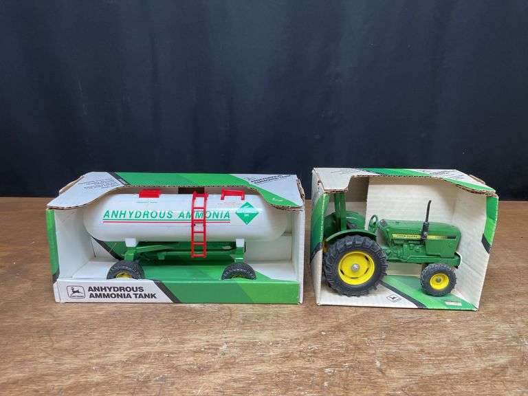 (2) 1/16 John Deere 950 + Anhydrous Wagon NIB Ertl image