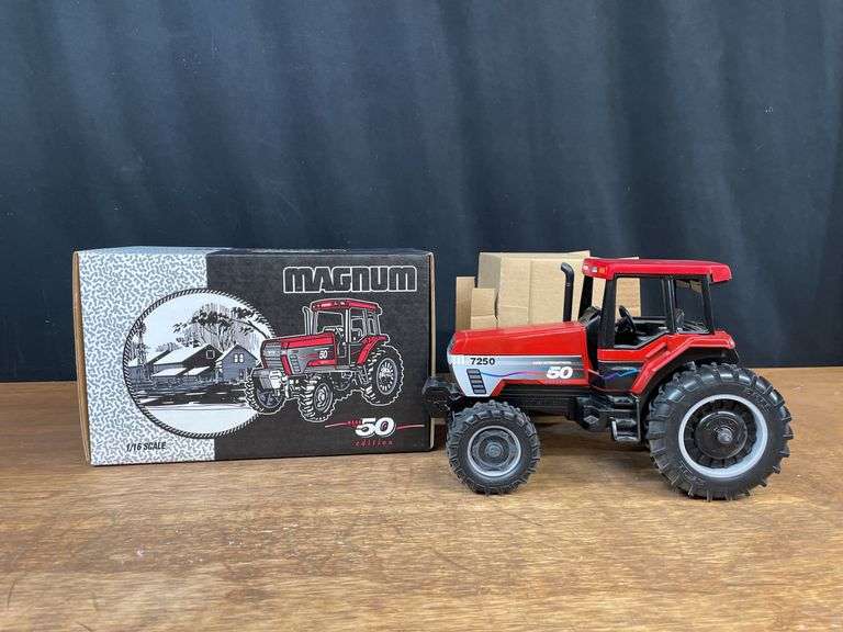 1/16 Case-IH Magnum 7250 Mark 50 1994 Farm Show NIB Ertl image