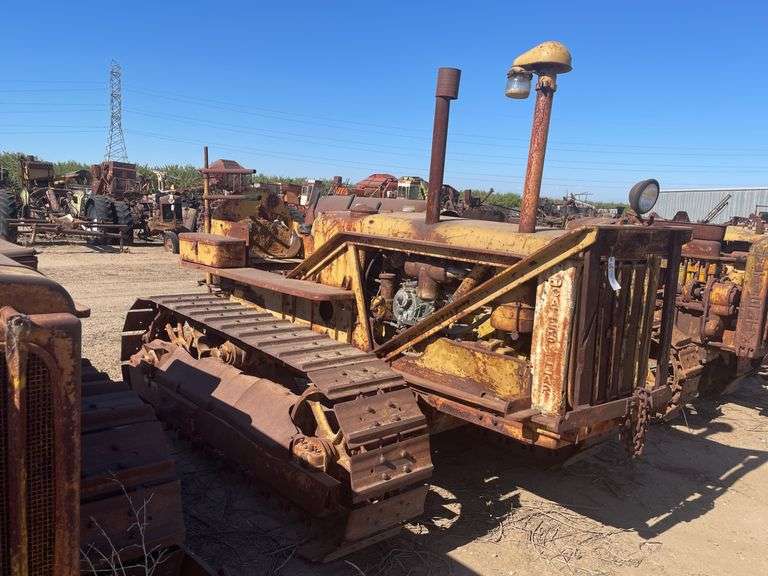 Caterpillar D4 image