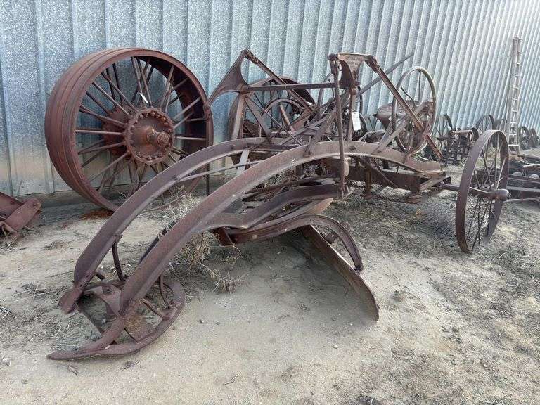 Pull Type Road Grader image