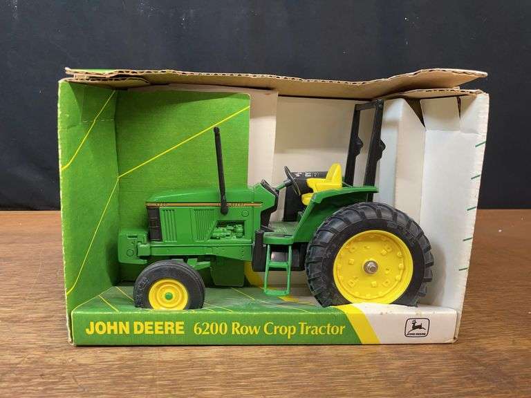 1/16 John Deere 6200 NIB Ertl image