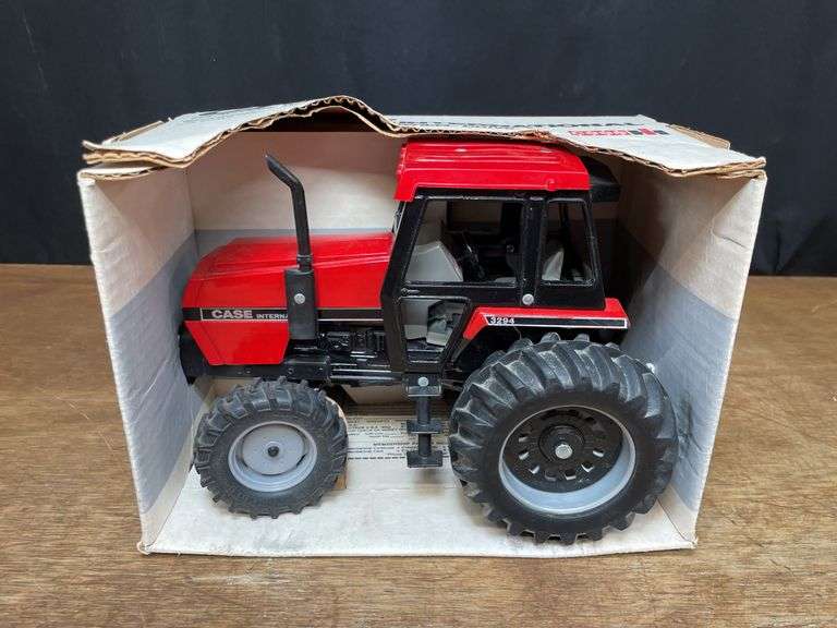 1/16 Case-IH 3294 NIB Ertl image