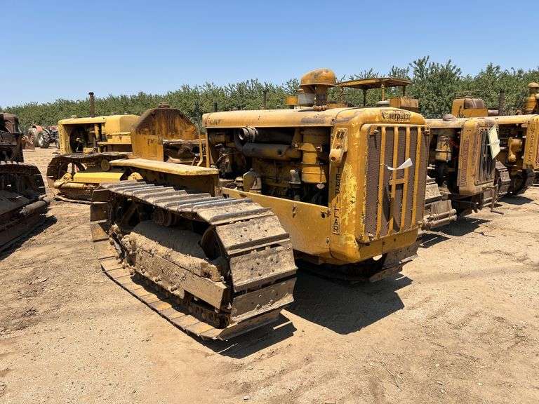 Caterpillar D2 image