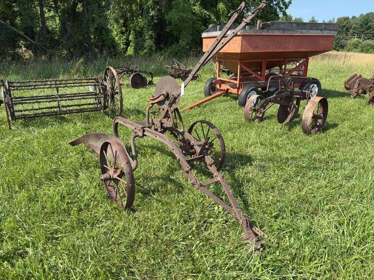 One Bottom International Harvester IHC Trip Plow
