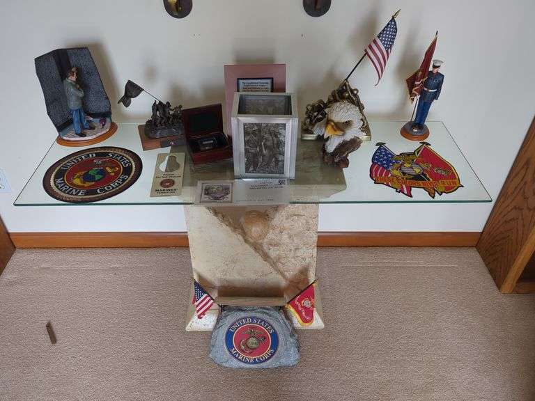US Marines Lot - Patches and Figures image