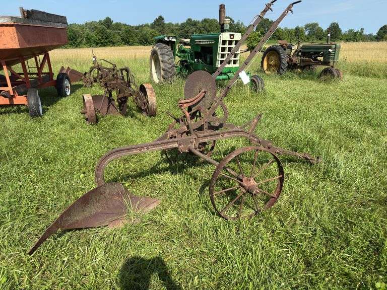 One Bottom International Harvester IHC Trip Plow