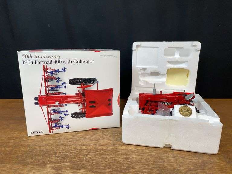 1/16 Farmall 400 w/Cultivator 50th Anniversary NIB Ertl image