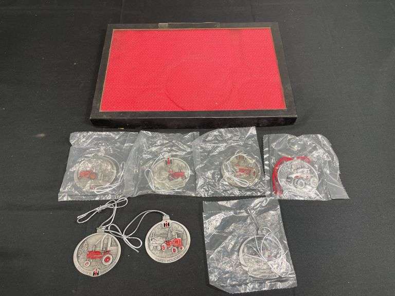 (7) IH + Case-IH Ornaments image