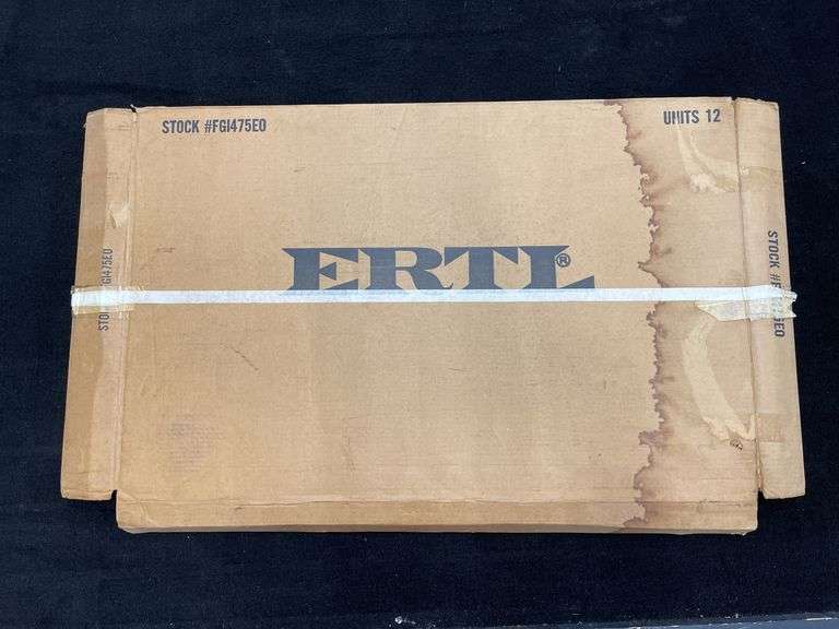 (3) 1/16 IH Cardboard Barn Ertl
