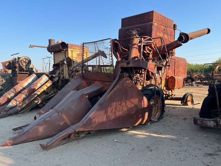 Minneapolis Moline 101 Harvester image