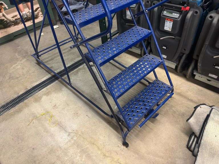 Steel Rolling Ladder
