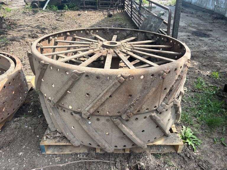 50" Steel Wheels with Slats image