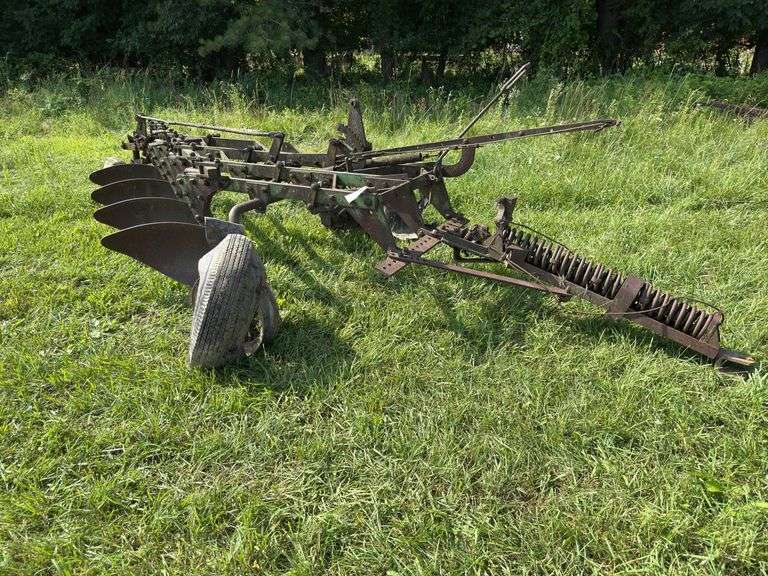 4 Bottom John Deere Plow image