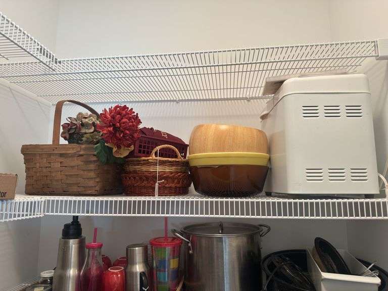 Assorted Decor, Baskets & Bread Maker image