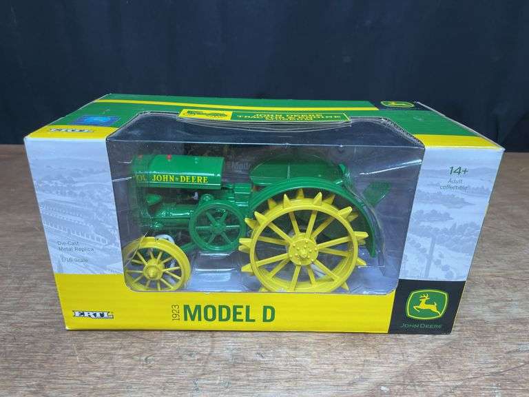 1/16 John Deere D Museum NIB Ertl image