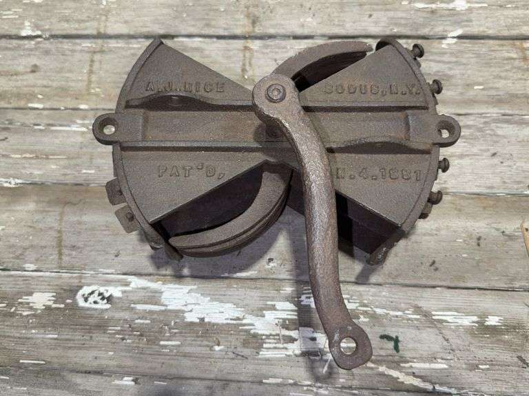 AJ Rice Apple Slicer image
