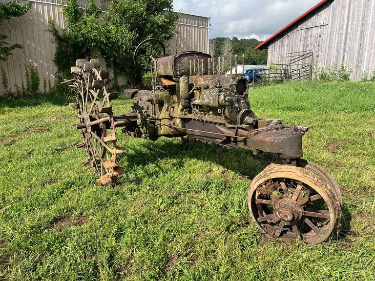Hart-Parr 18-27 Parts Tractor image
