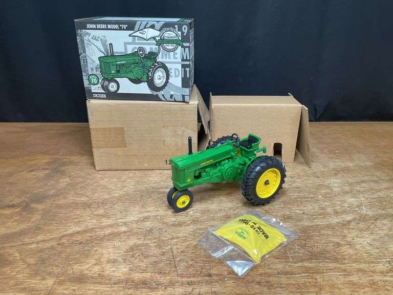 1/16 John Deere 70 1996 NFTM NIB Ertl image