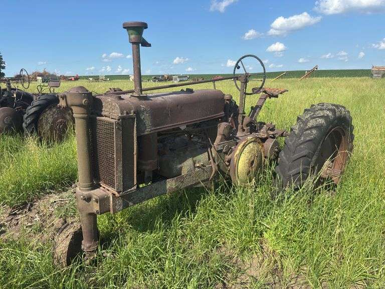 John Deere Model G image