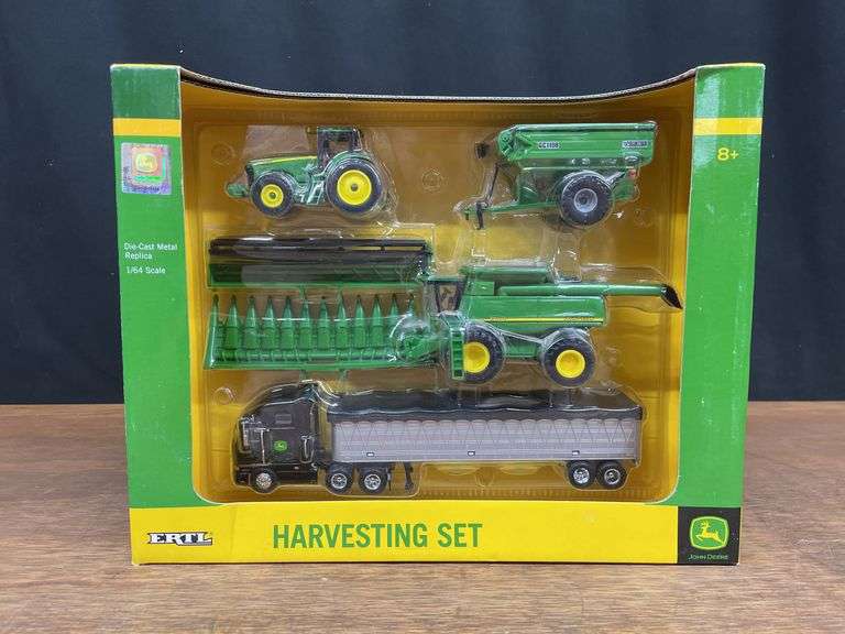 1/64 John Deere Harvesting Set NIB Ertl image