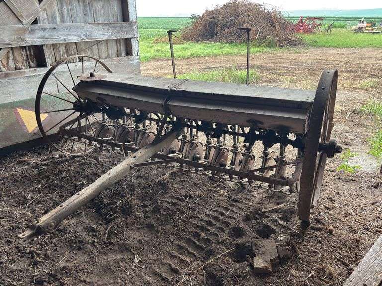 Moline 8’ Grain Drill image