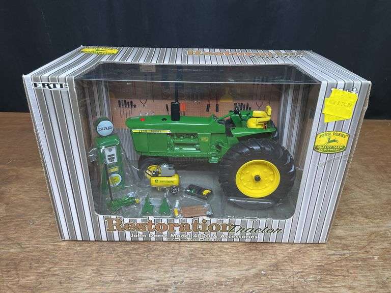 1/16 John Deere 4020 Restoration NIB Ertl image