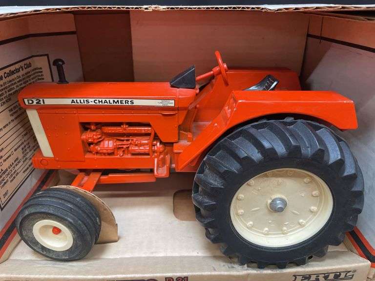 1/16 AC D21 NIB Ertl