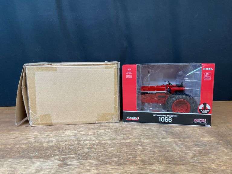 1/16 IH 1066 Prestige NIB Ertl image