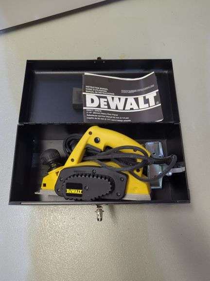 DeWalt DW677 - 3 1/4" Heavy Duty Planer image