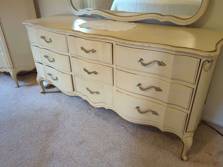 9 Drawer Dresser Vanity