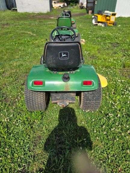 John Deere 216