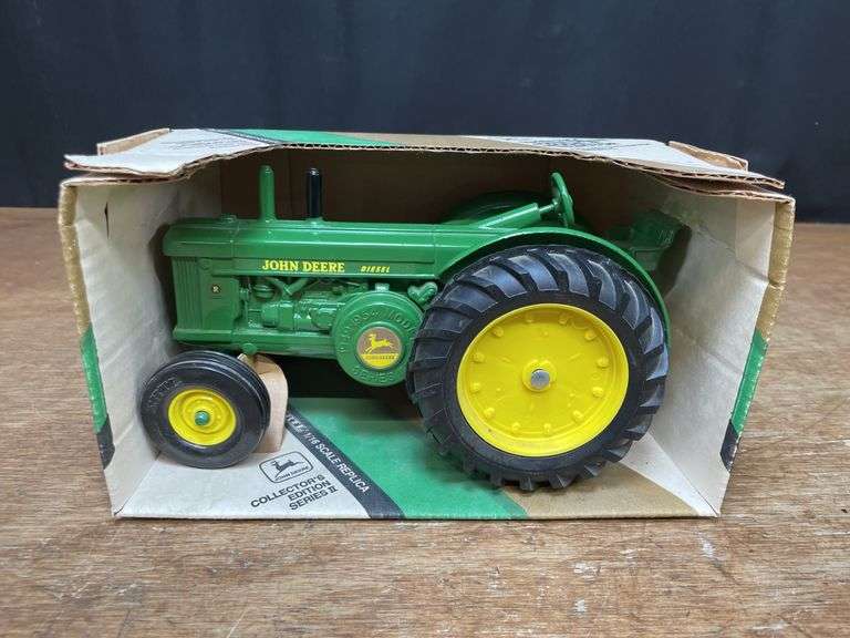 1/16 John Deere R Collector NIB Ertl image