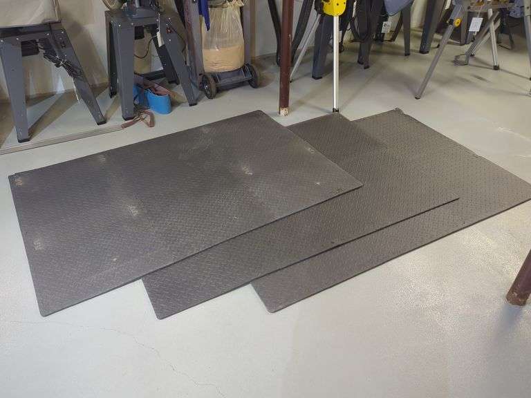 (18) 24" x 24" Workout Mats image