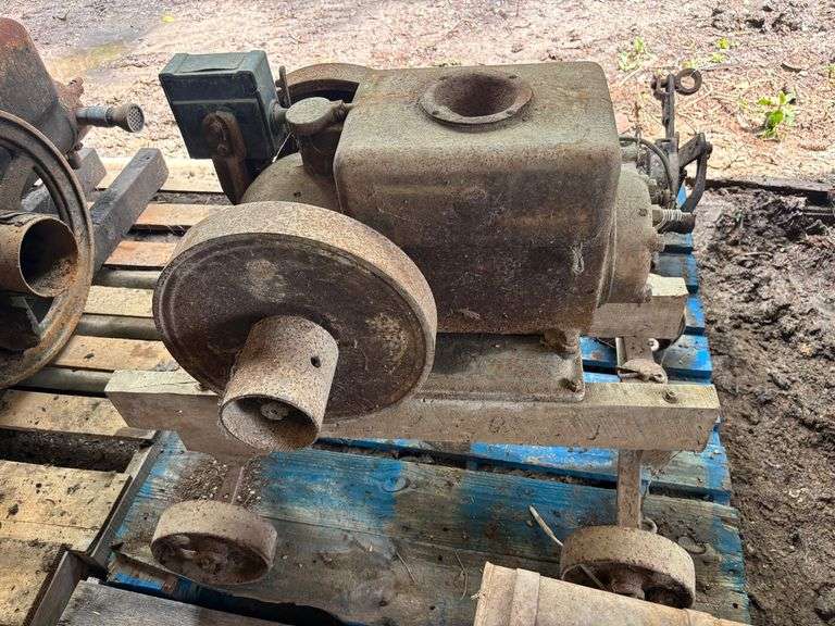 Cushman R14 Engine image