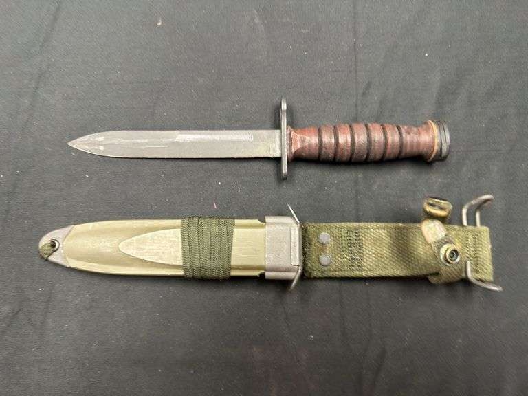US Camillus M4 Bayonet w/M8A1 Scabbard image