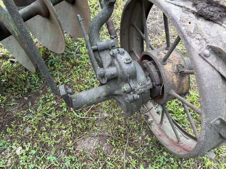 Case 10 Disc Plow