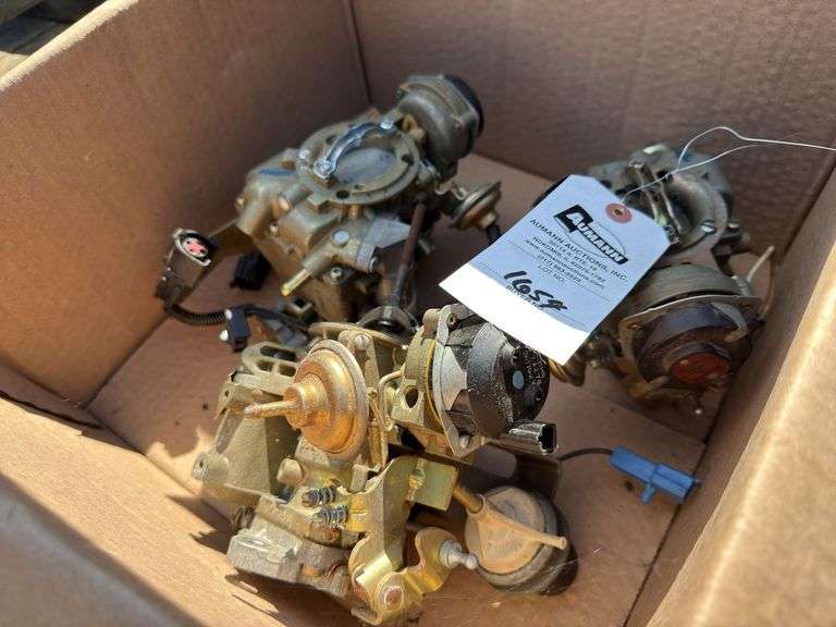 Ford Mustang Carburetor and Intake image