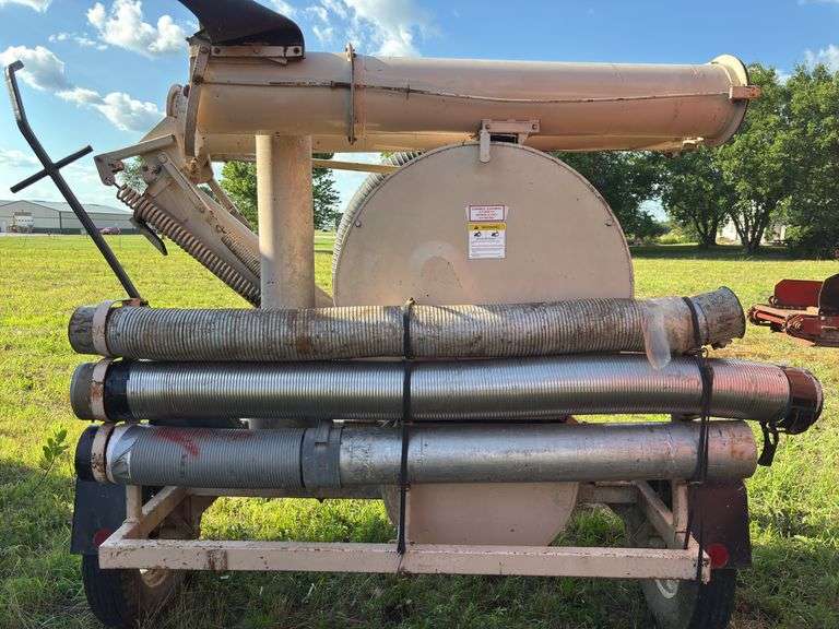 REM 1026 Grain Vacuum