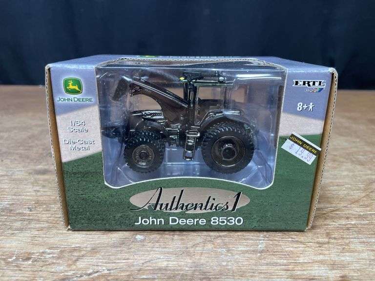 1/64 John Deere 8530 Gun Metal Authentics NIB Ertl image