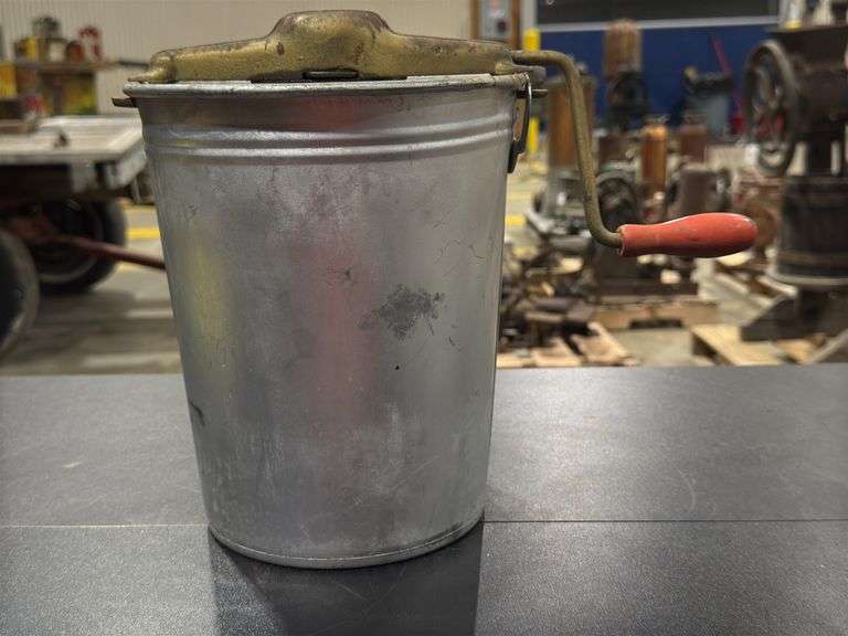 2qt Hand-crank ice cream maker, made of galvanized metal. image