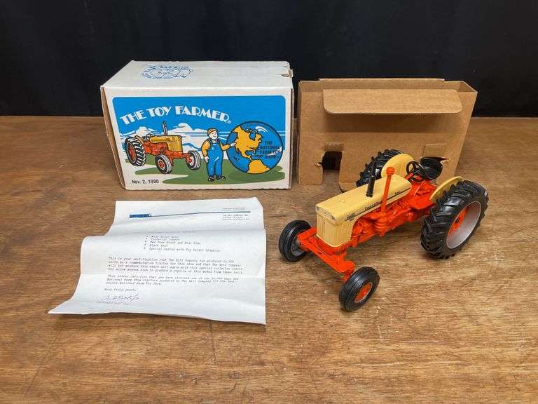 1/16 Case 800 1990 NFTS NIB Ertl image